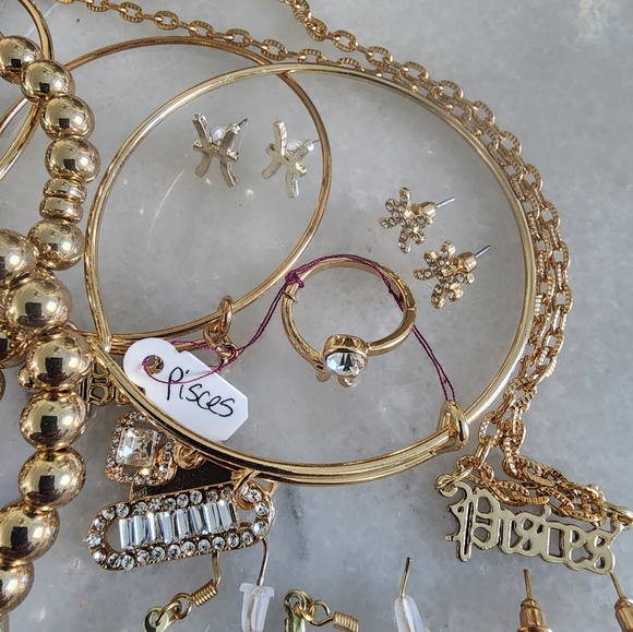 🔥ZODIAC "PISCES" GOLD BUNDLE🔥 (2) - Picture 2 of 5